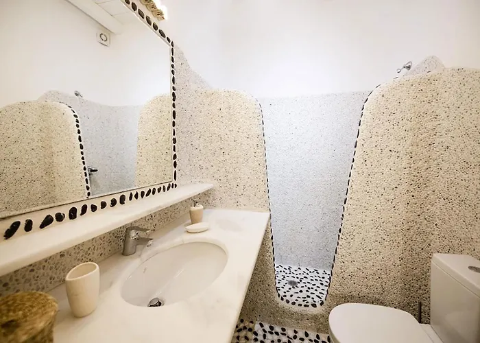 Marvi House * Ορνός